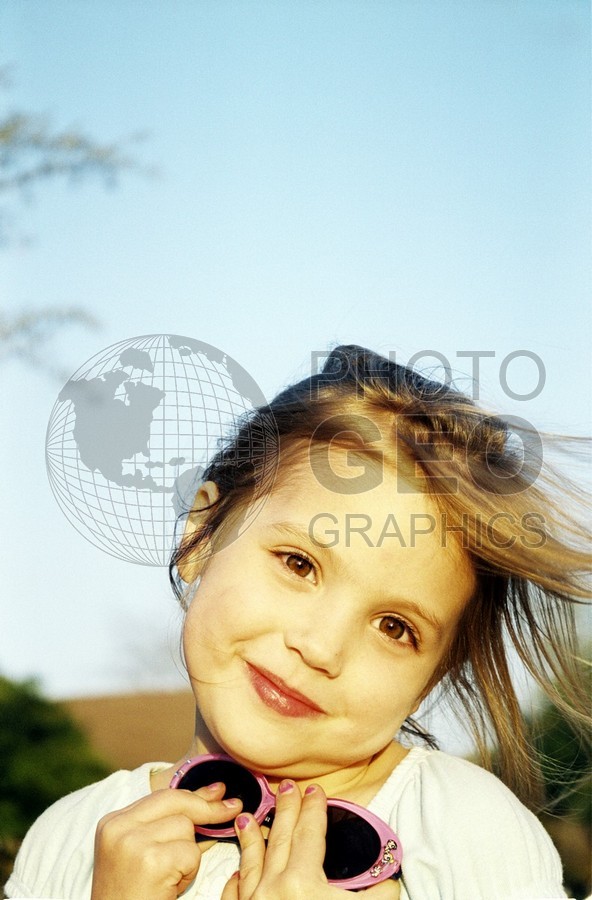 5174 Girl with Windswept Blonde Hair