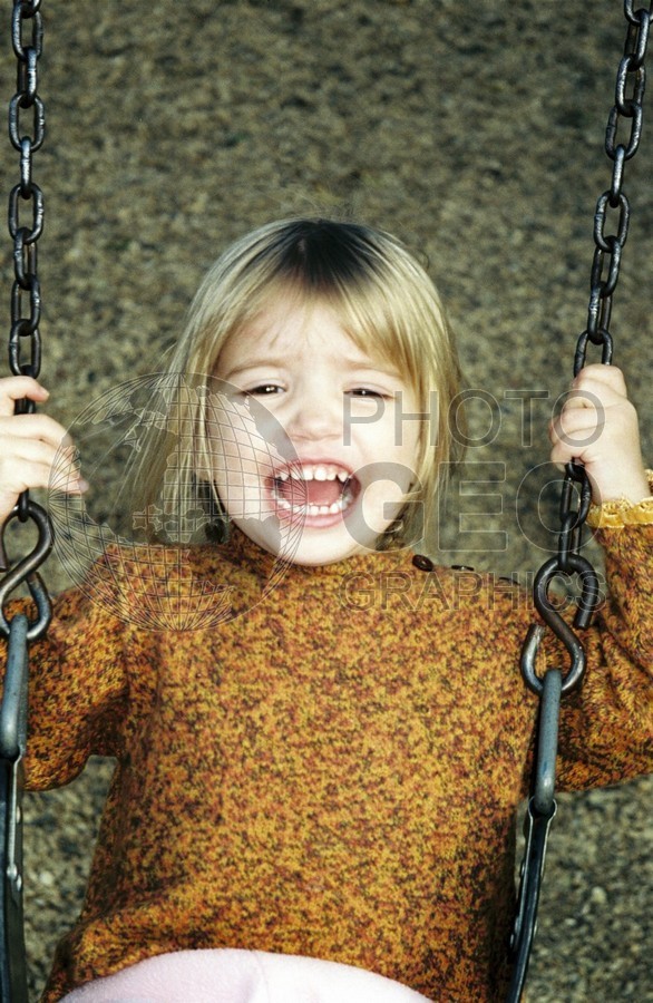 5178 Girl on Swing