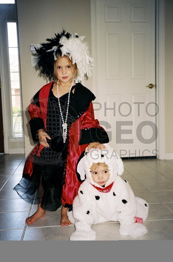 5182 Girls in Dalmatian Dog & Cruella Costumes