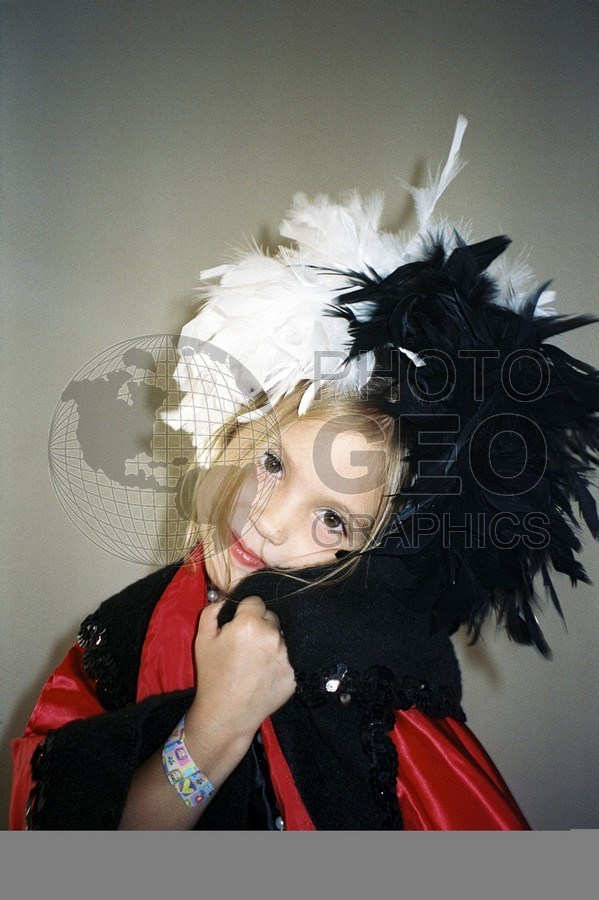 5184 Girl in Cruella Costume