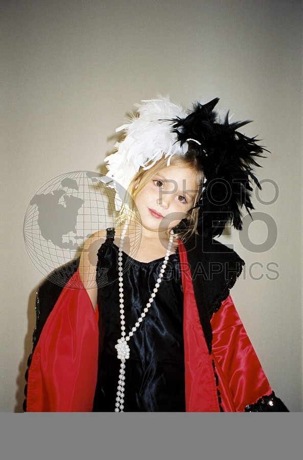 5185 Girl in Cruella Costume