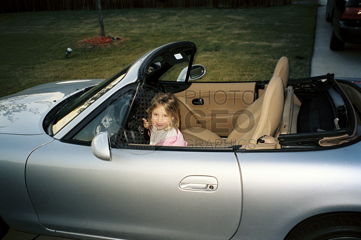 5190 Girl in Sports Car