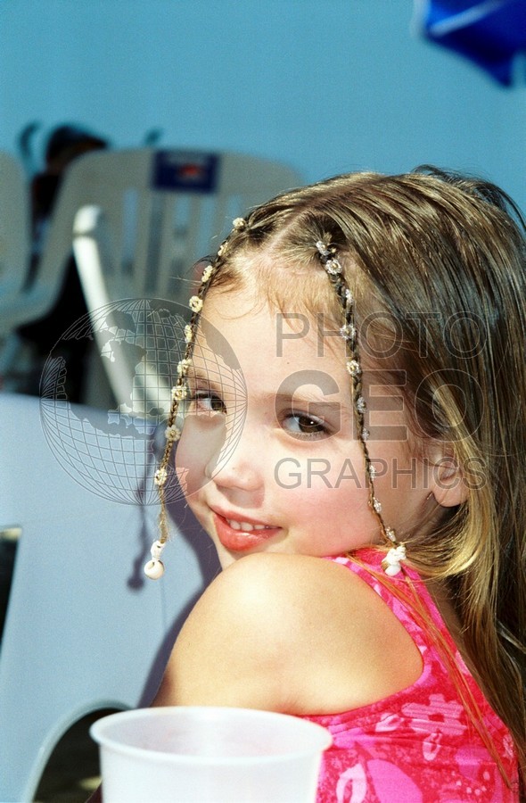 5194 Girl with Braided Hair