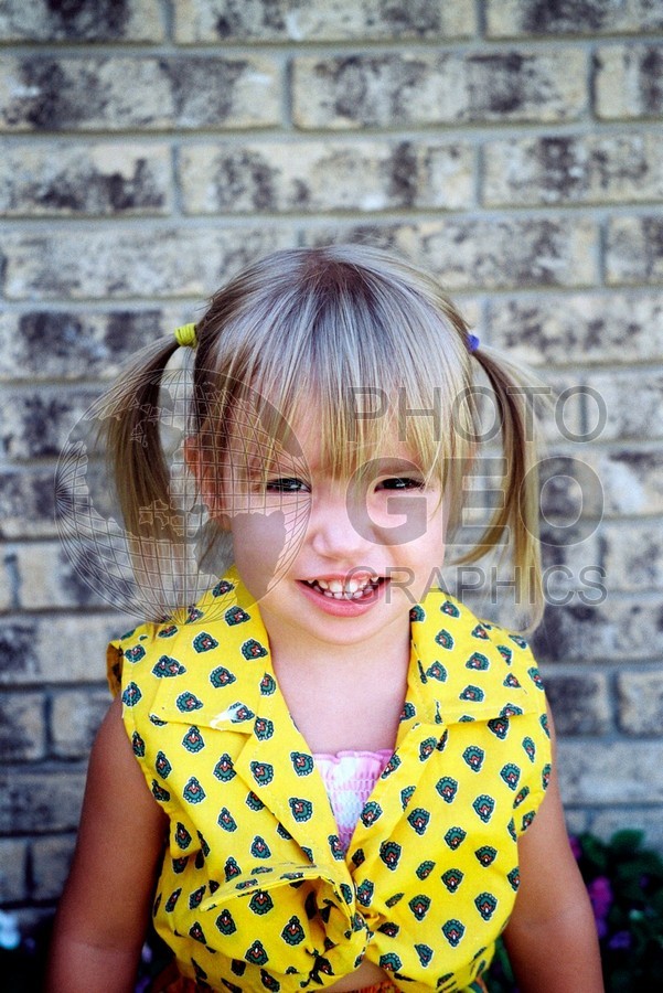 5201 Girl in Yellow & Blue Dress