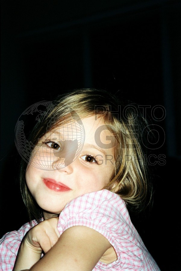 5207 Girl in Pink Dress