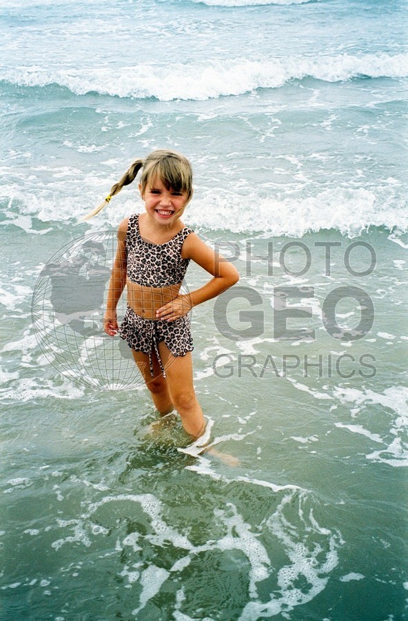5216 Girl in Surf