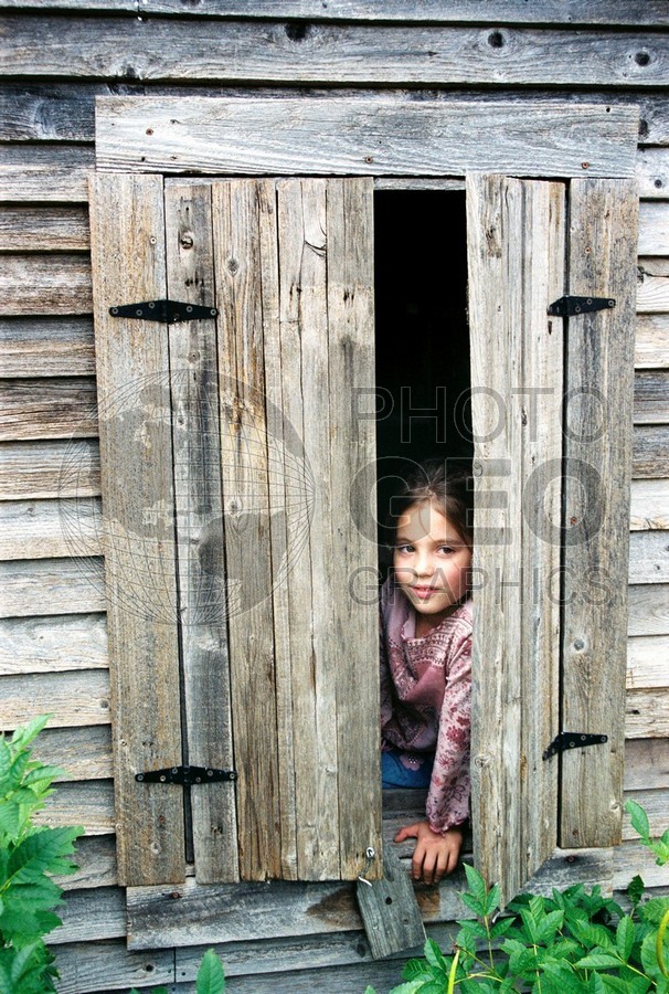 5226 Girl in Window