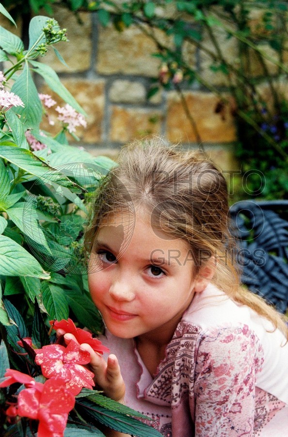 5229 Girl with Red Flower
