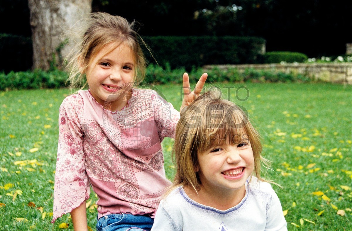 5232 Mischievious Girls