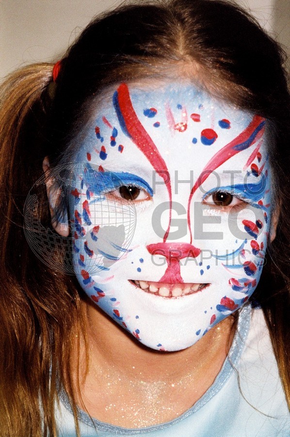 5235 Girl with Painted Face