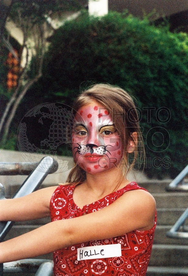 5236 Girl with Painted Face