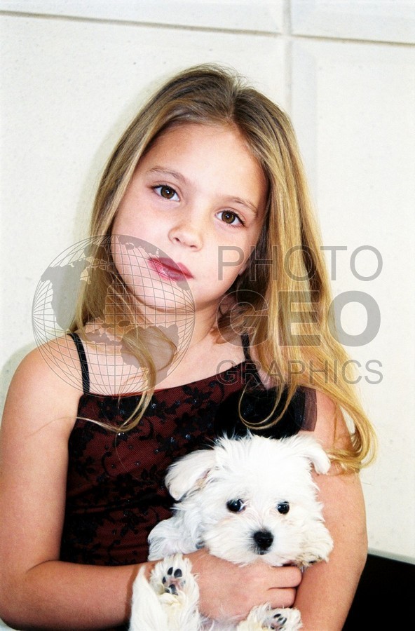 5242 Girl with White Puppy