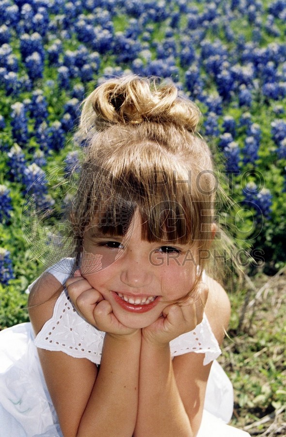5292 Girl in White Dress in Bluebonnet Field