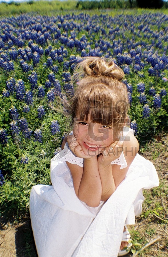 5293 Girl in White Dress in Bluebonnet Field