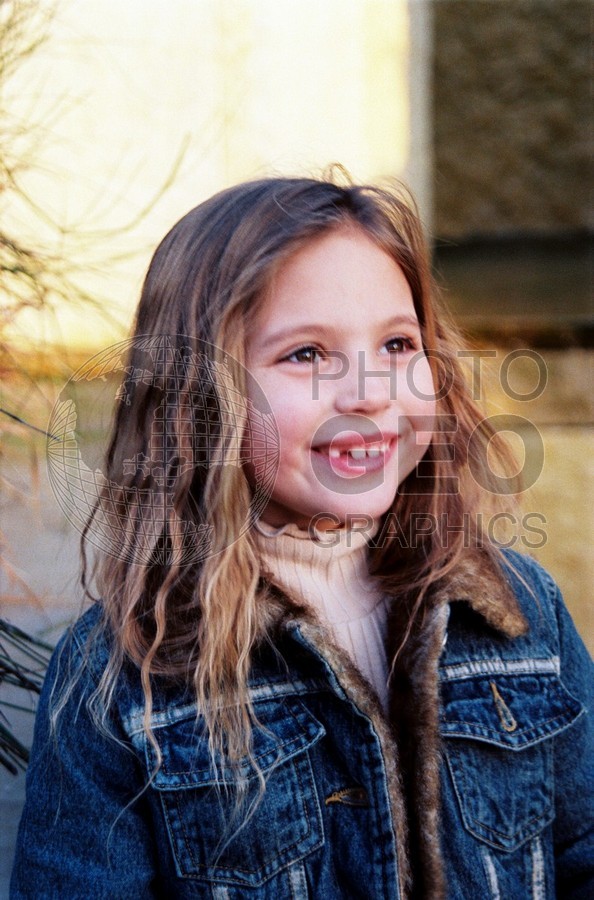5301 Young Girl with Missing Tooth
