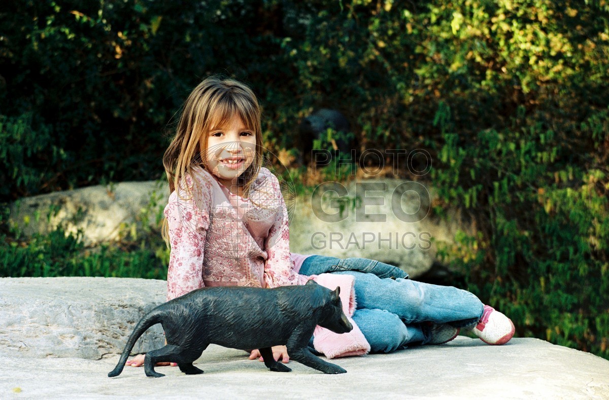 5326 Girl with Animal Sculpture